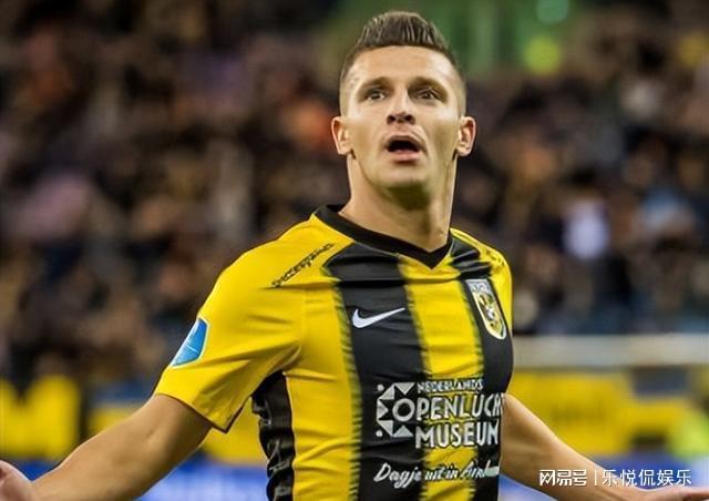 坛炙手可热 坛炙手可热