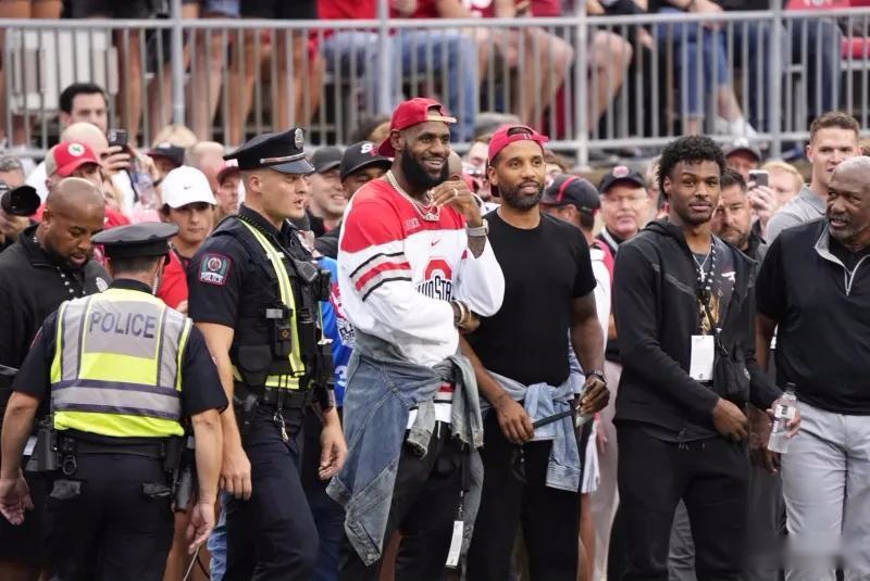 公开发布会 公开发布会