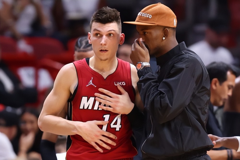 后者强调资 后者强调资