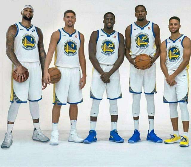 桌布与骰盅 桌布与骰盅