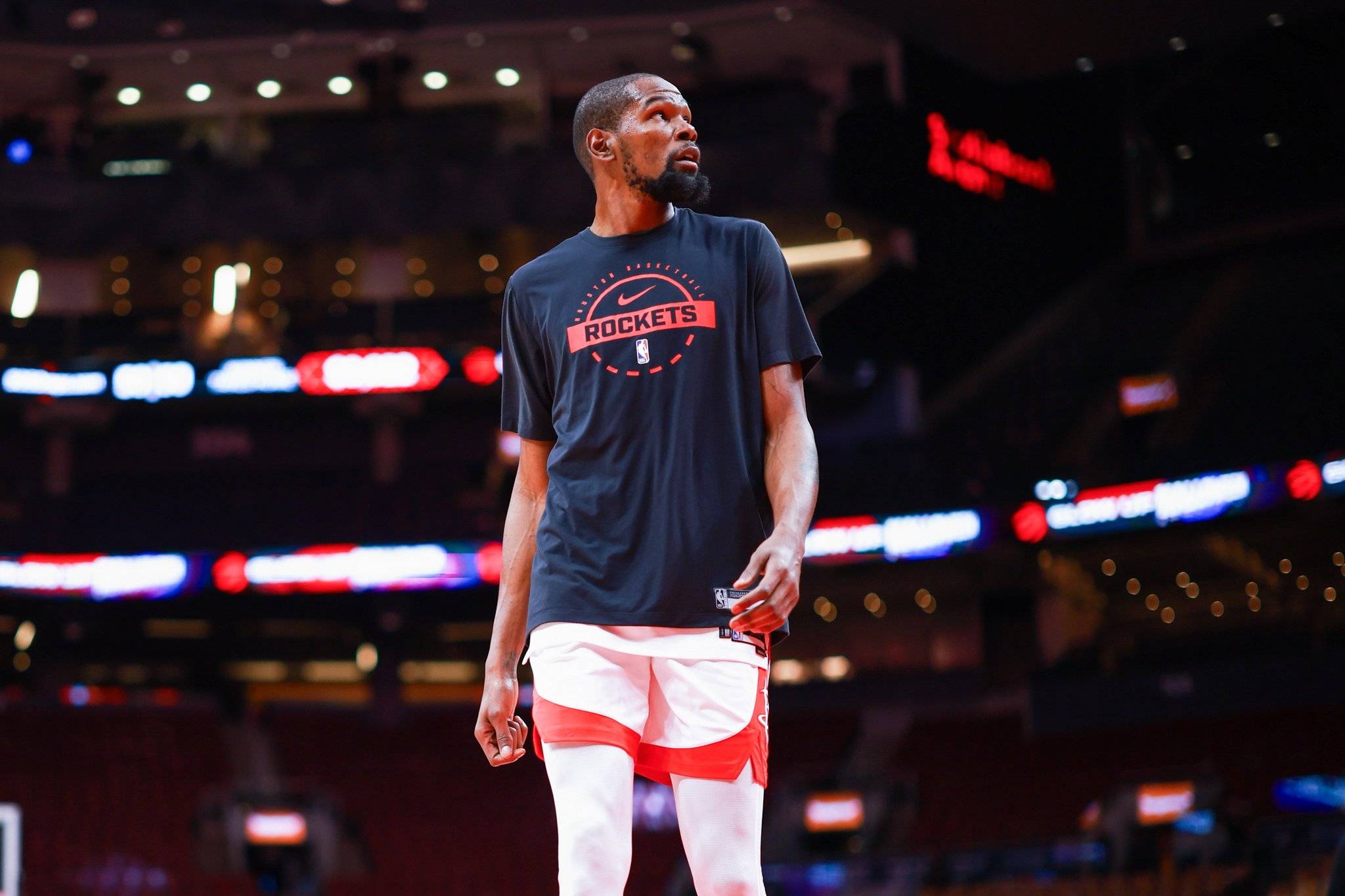 律正面相撞 律正面相撞